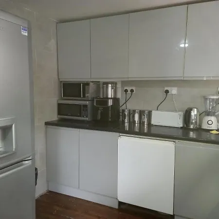 Bubblesbnb- 4 Bedroom House Londen Buitenkant foto
