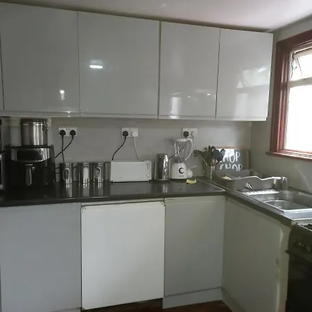 Bubblesbnb- 4 Bedroom House Londen Buitenkant foto